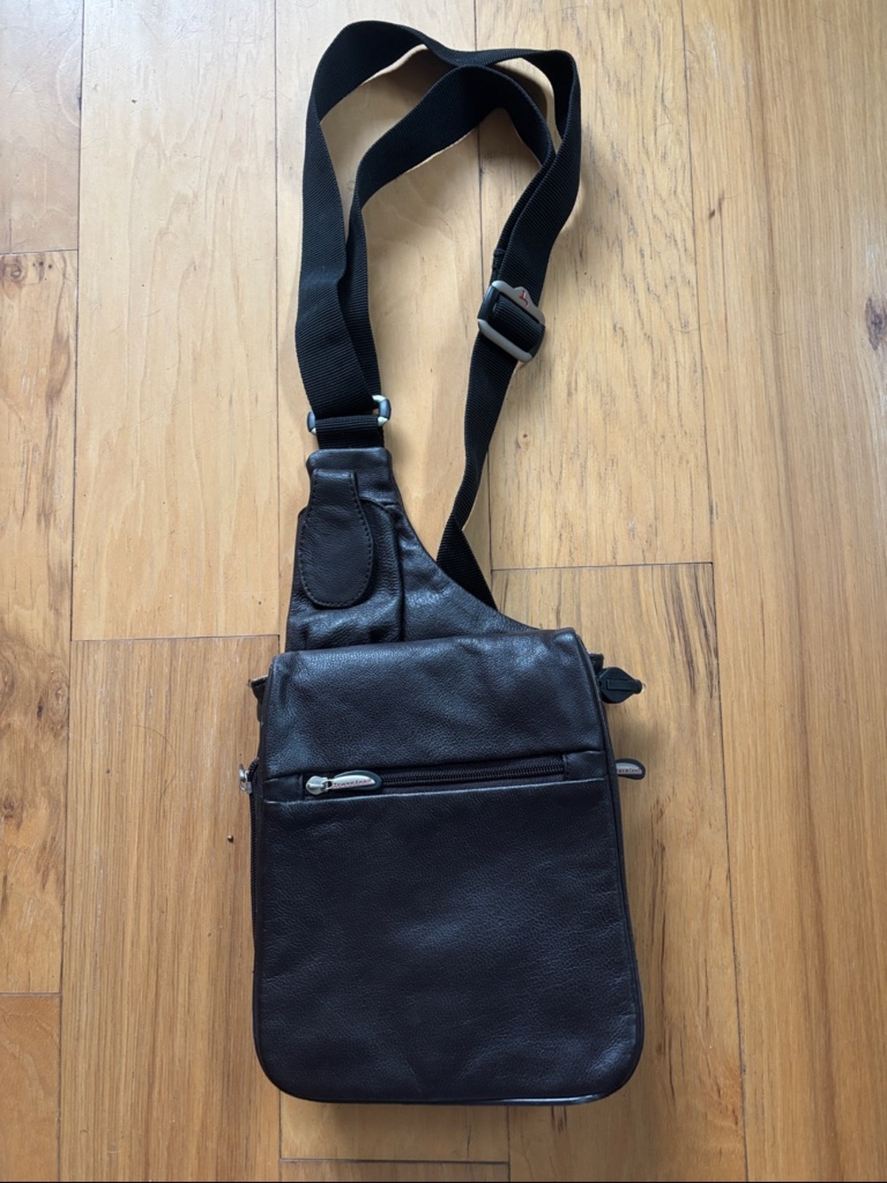 Travelon multi pocket travel bag